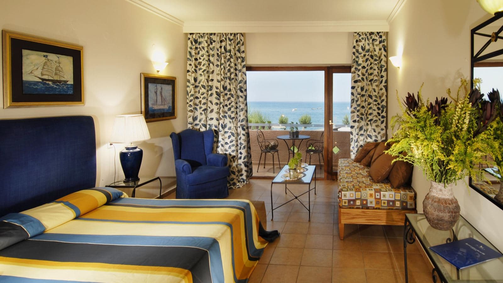 rooms-bungalow-room-garden-view