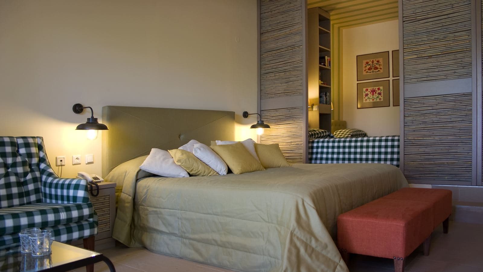 rooms-family-room-garden-view