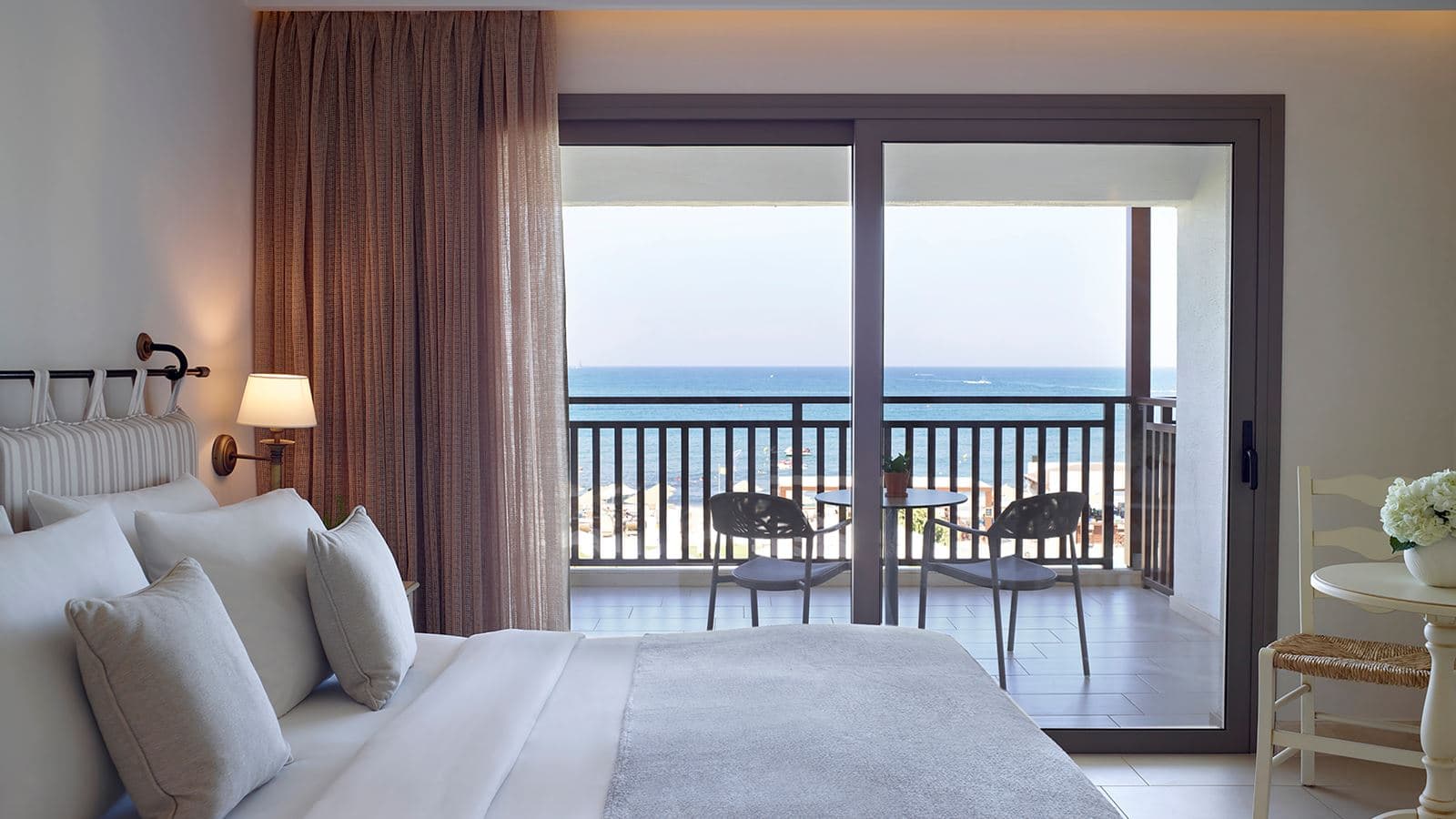 rooms-room-deluxe-single-use-sea-front