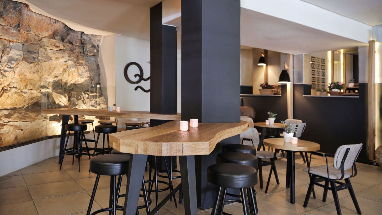 bars-eblu-main-bar