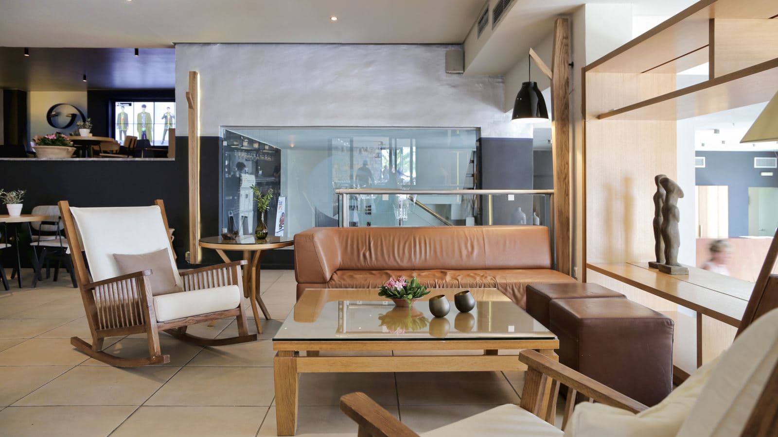 bars-eblu-main-bar