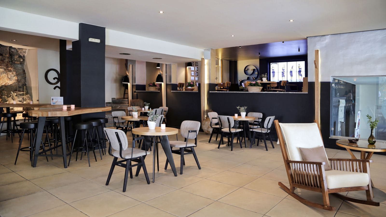 bars-eblu-main-bar