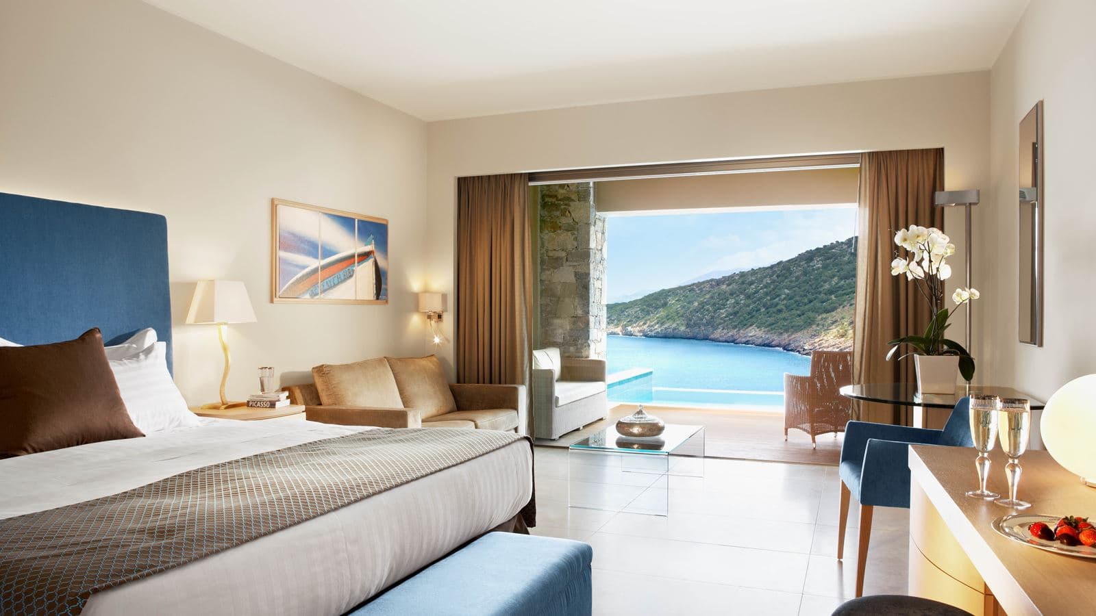 rooms-deluxe-room-sea-view-with-individual-pool-sng-use