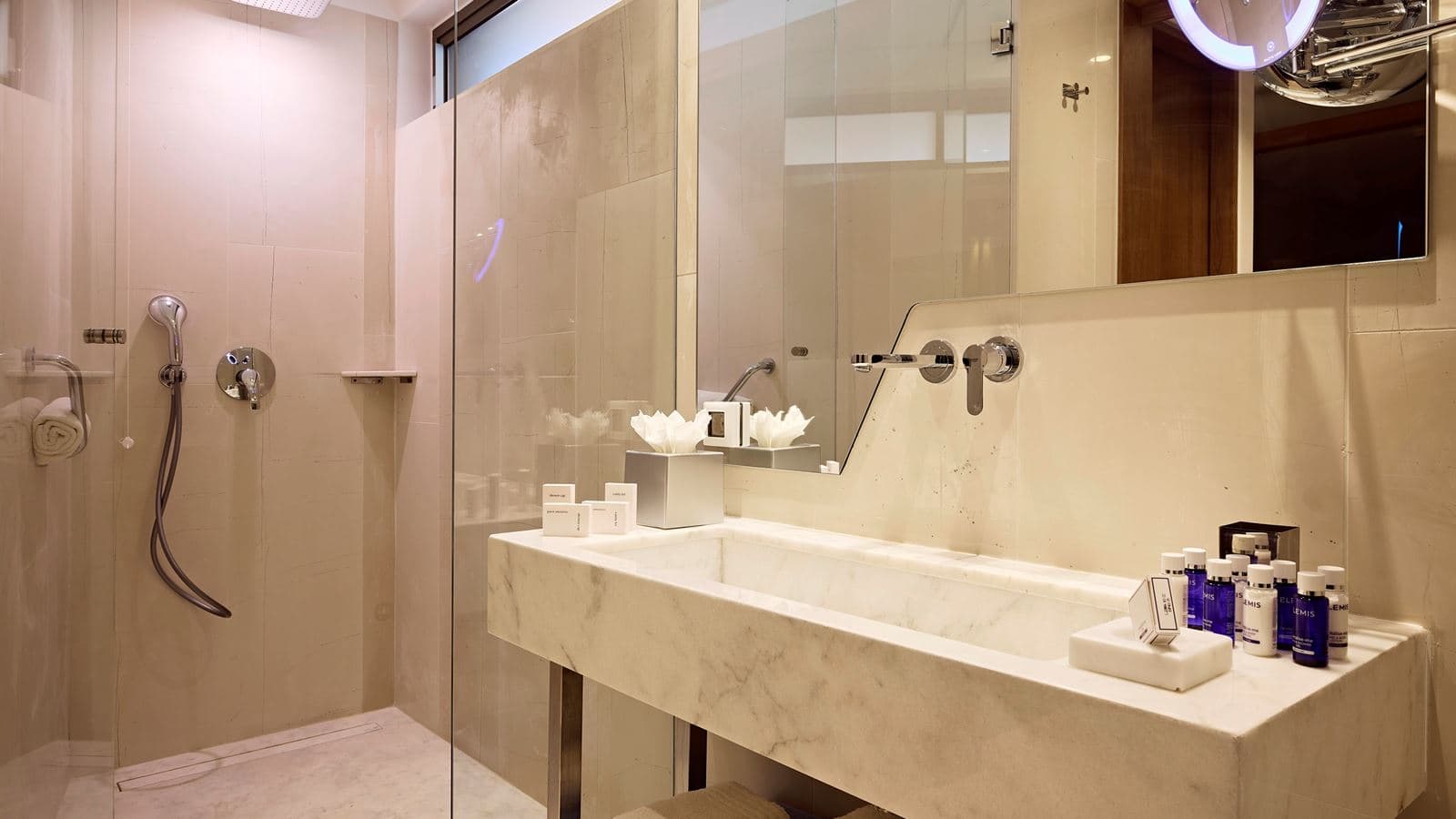 rooms-classic-studio-private-pool-sea-view