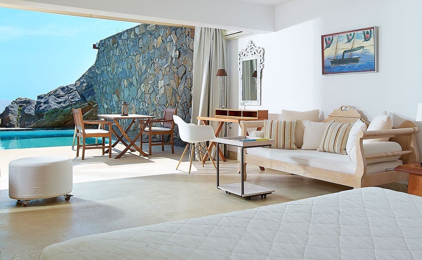 rooms-club-studio-private-pool-seafront-view