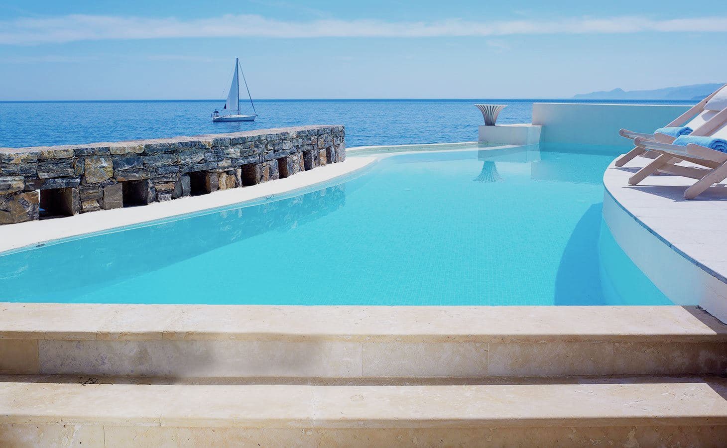 rooms-club-studio-private-pool-seafront-view