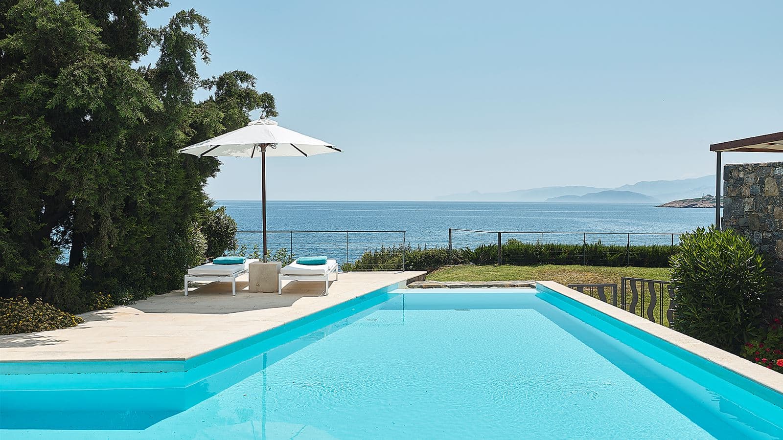 rooms-3-bedroom-thalassa-villa-private-pool-seafront-view