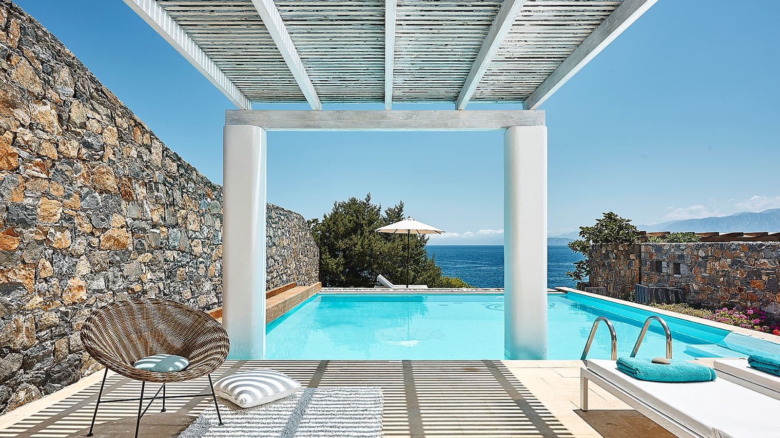 rooms-3-bedroom-thalassa-villa-private-pool-seafront-view