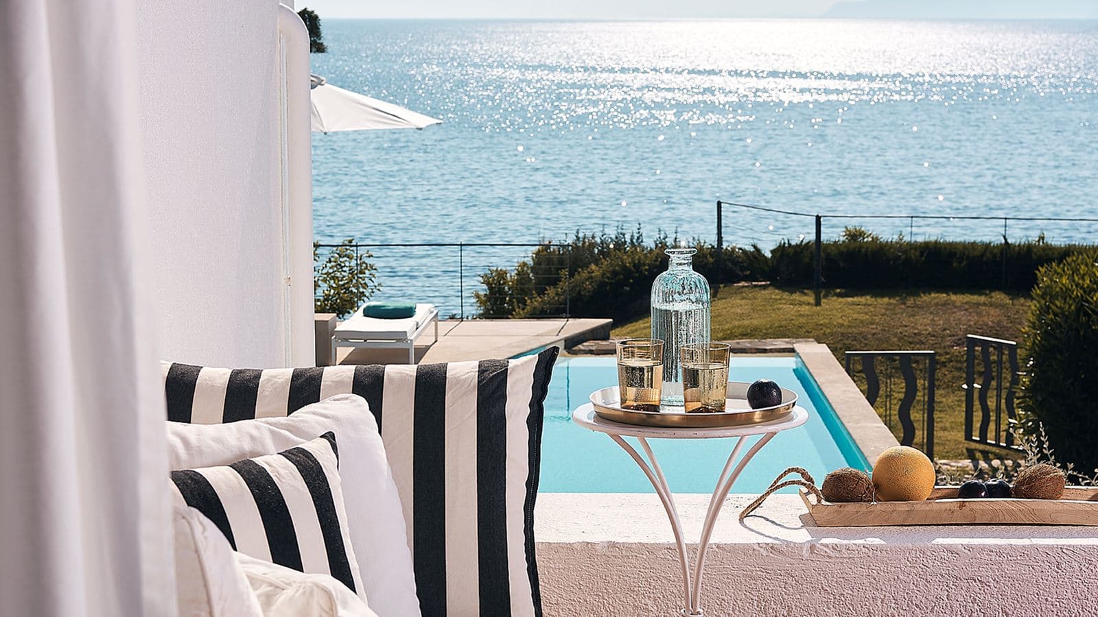 rooms-3-bedroom-thalassa-villa-private-pool-seafront-view