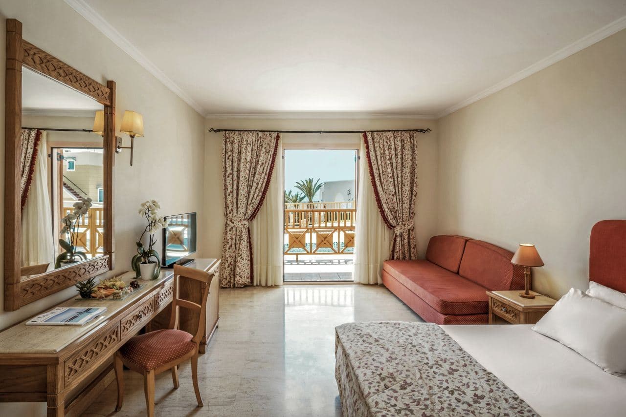 rooms-superior-twin-sharing-pool