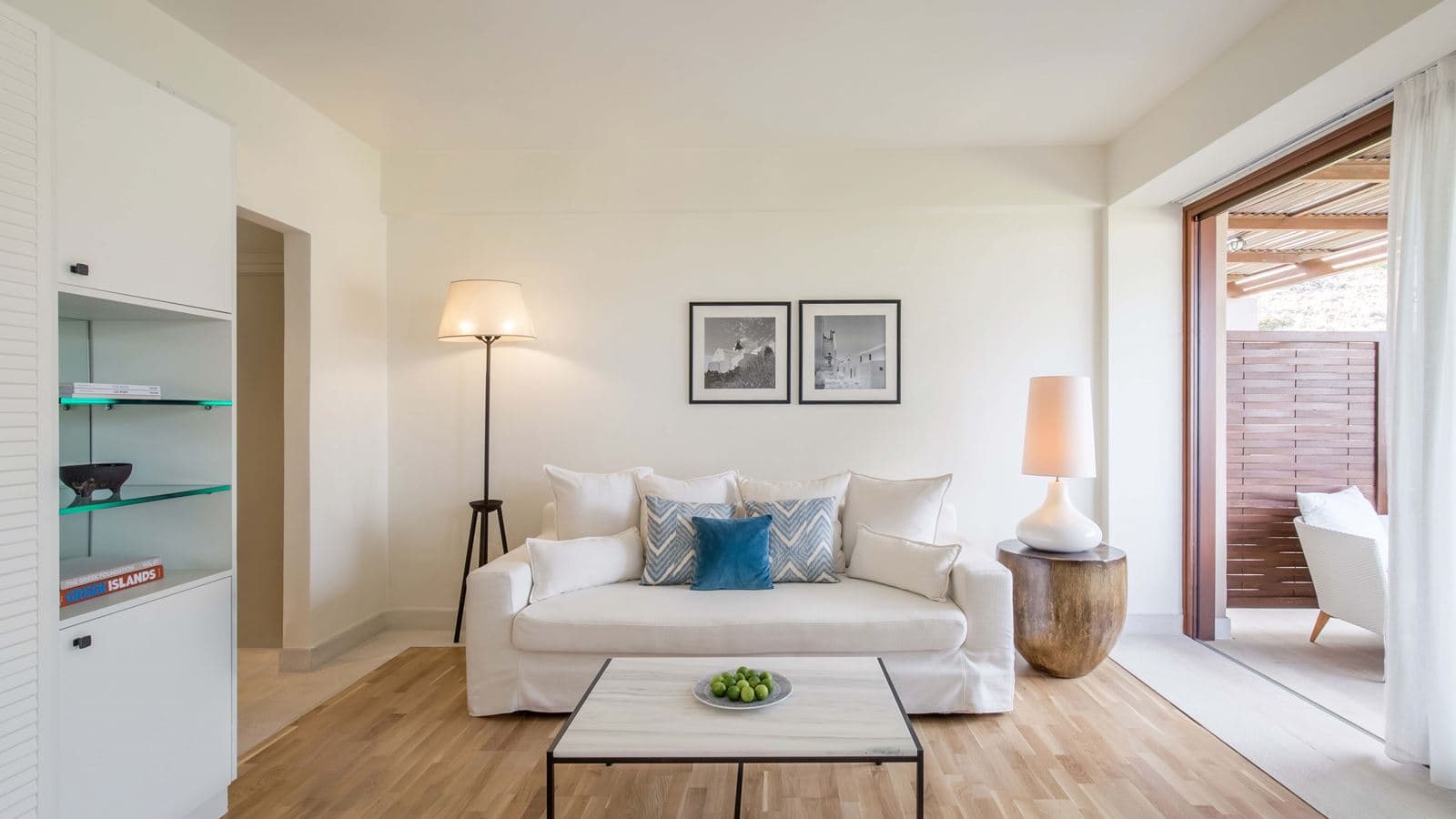 rooms-deluxe-bungalow-sea-view