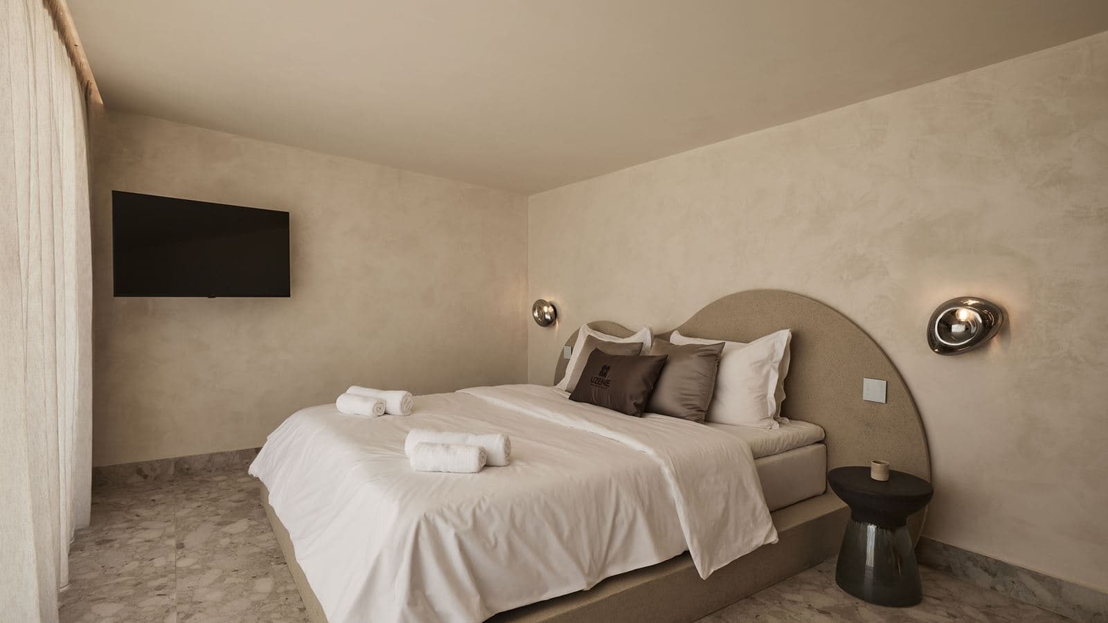 rooms-loft-suite-maisonette-seaview-ourdoor-jacuzzi