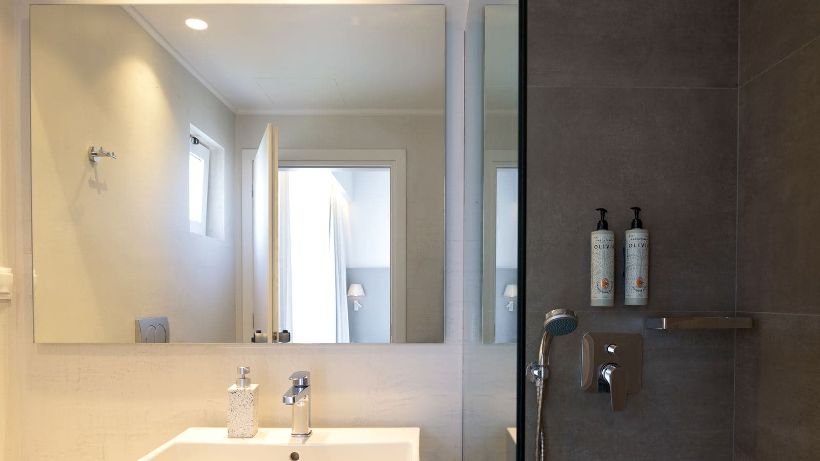 rooms-double-for-single-use