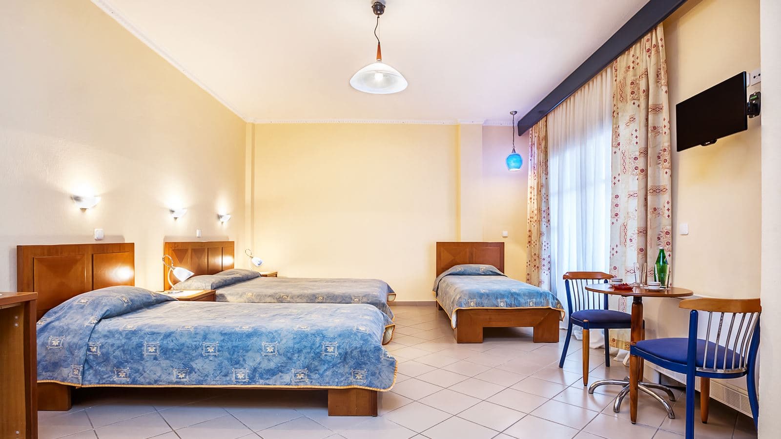 rooms-family-room
