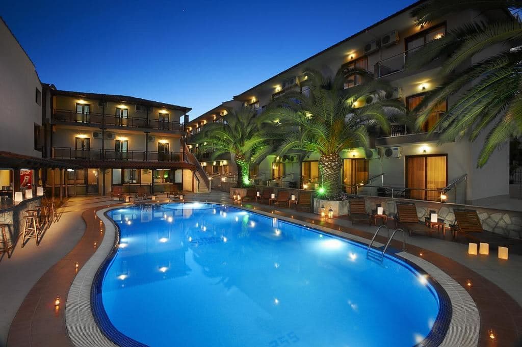 pools-outdoor-pool