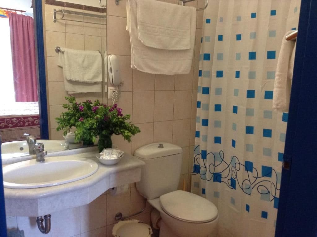 rooms-apartment-1-bedroom-balcony-or-terrace