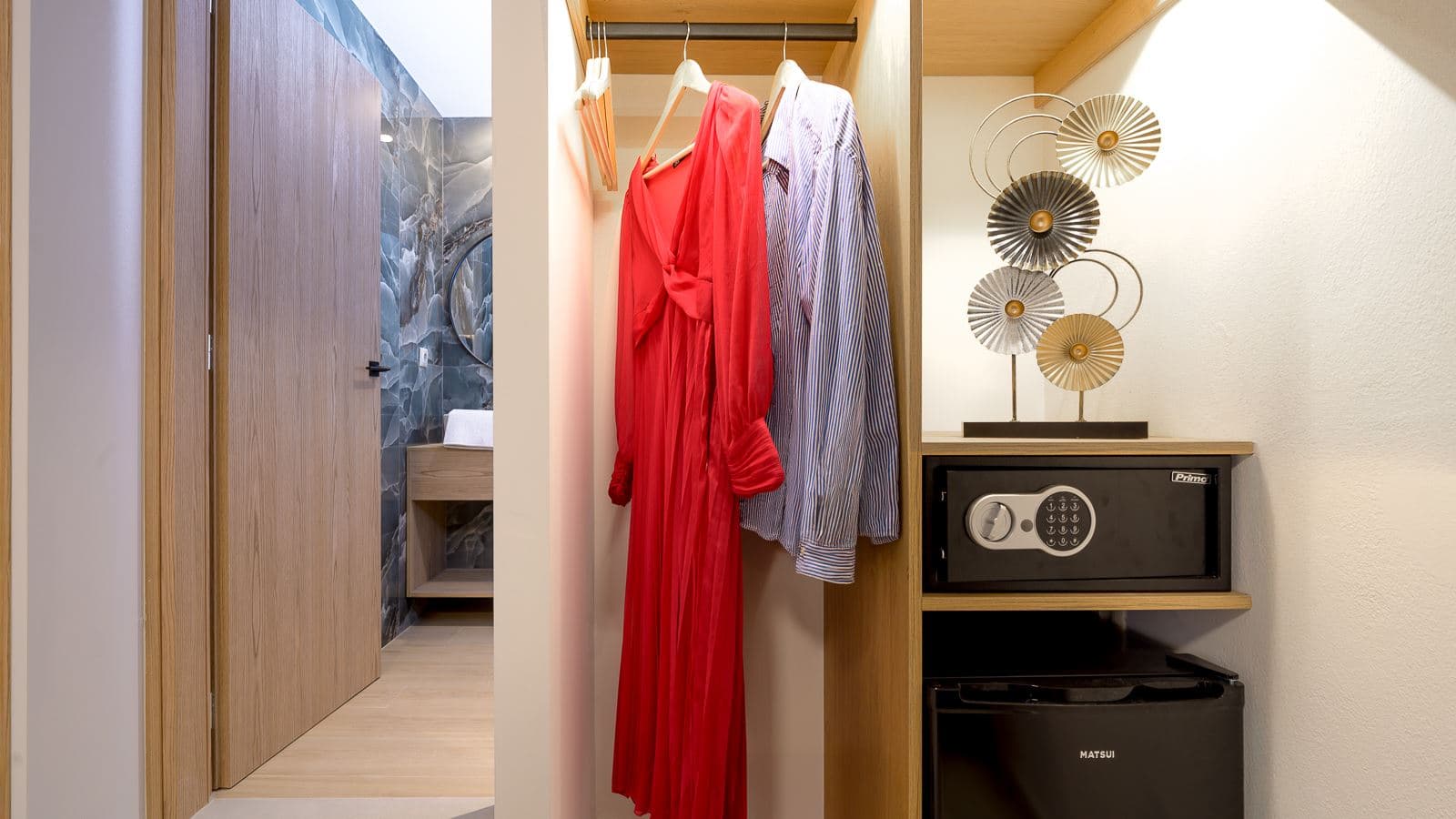 rooms-room-superior-double-cityview-balcony