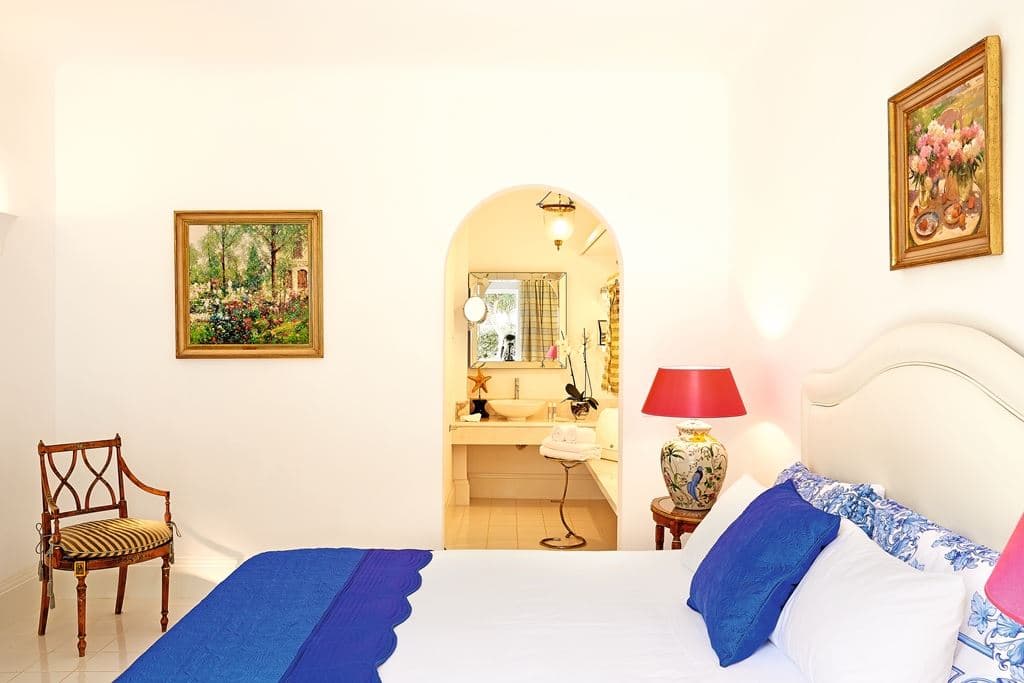 rooms-suite-luxury-bungalow-garden-view