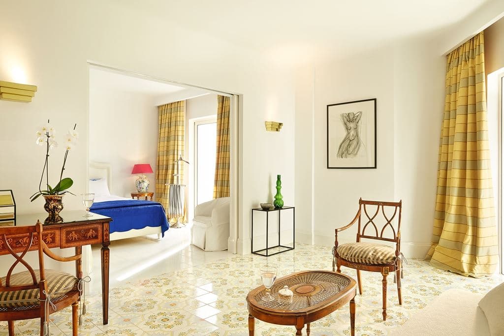 rooms-suite-luxury-bungalow-garden-view