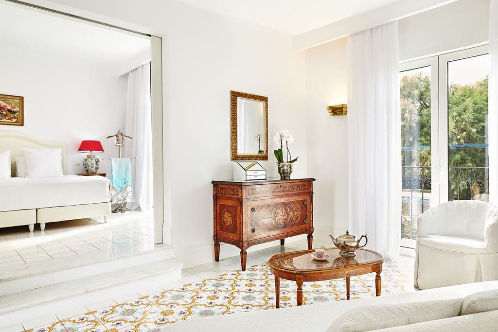 rooms-suite-luxury-bungalow-garden-view