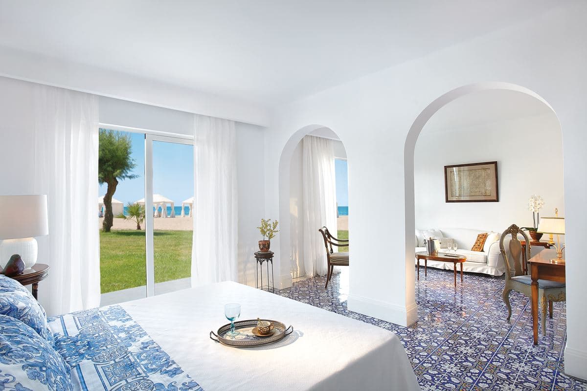 rooms-villa-3-bedrooms-sea-front