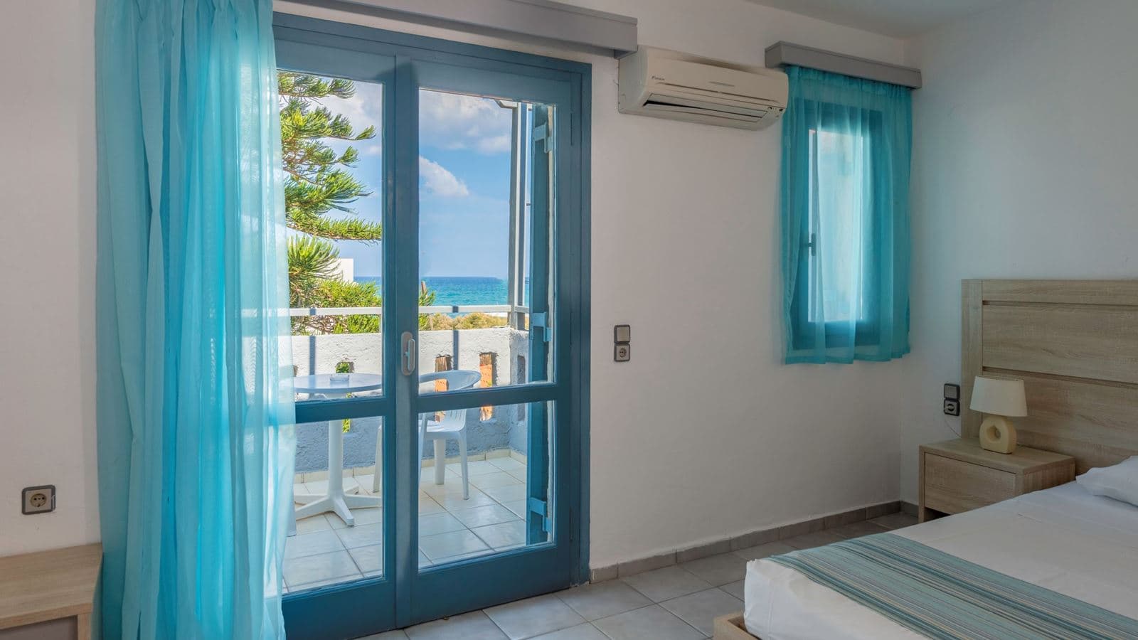 rooms-double-or-triple-sea-view-or-side-sea-view