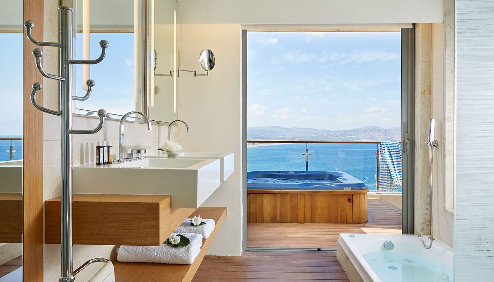 rooms-double-deluxe-sea-view