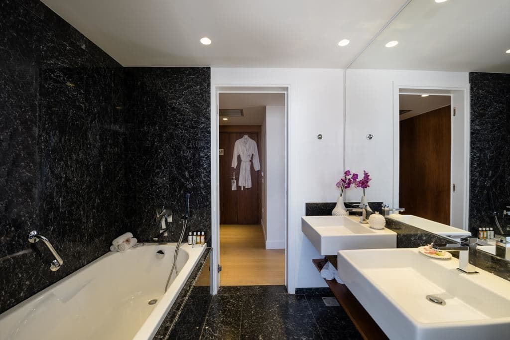 rooms-deluxe-room