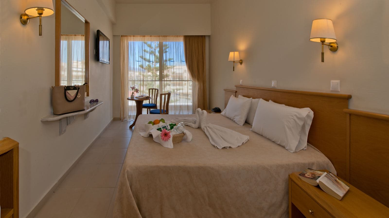 rooms-superior-room