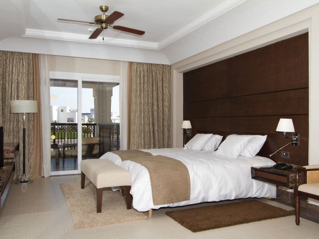 rooms-double-standard-room-poolview-single-use