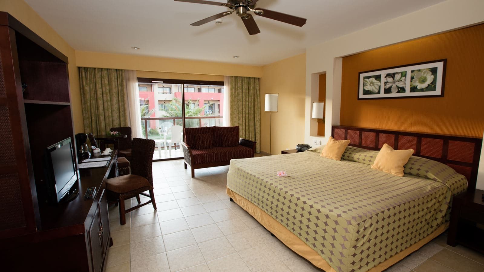 rooms-superior-room