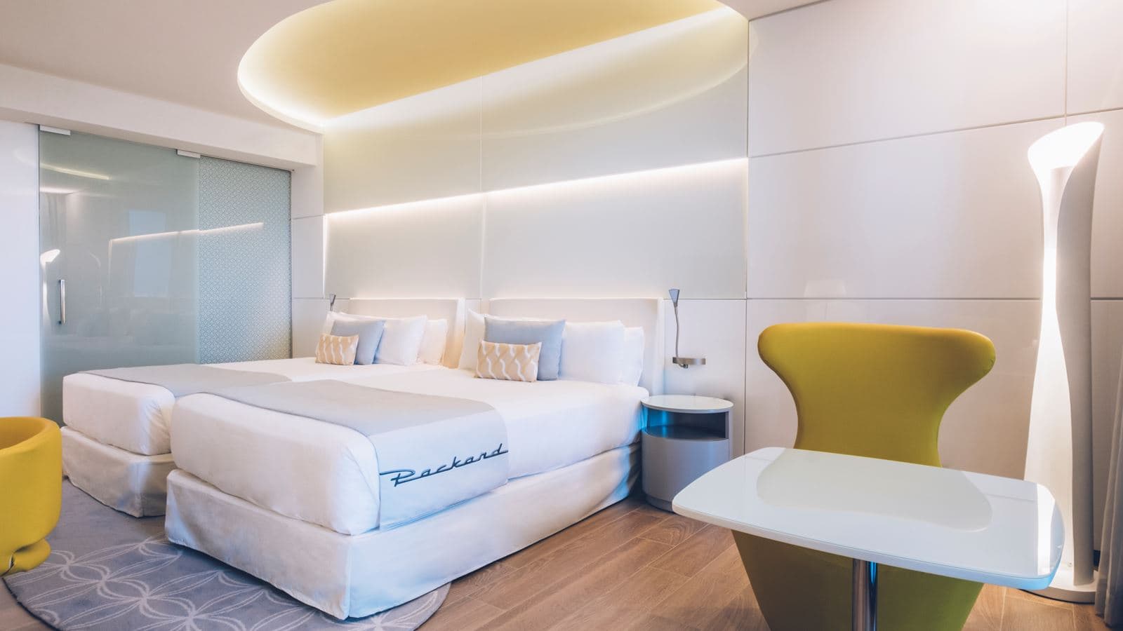 rooms-deluxe-room