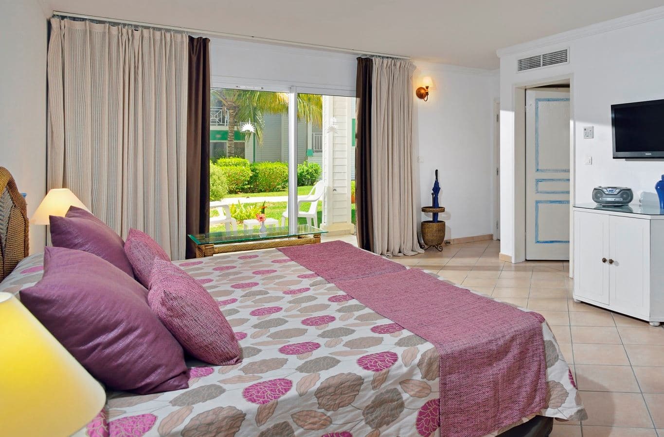 rooms-classic-room
