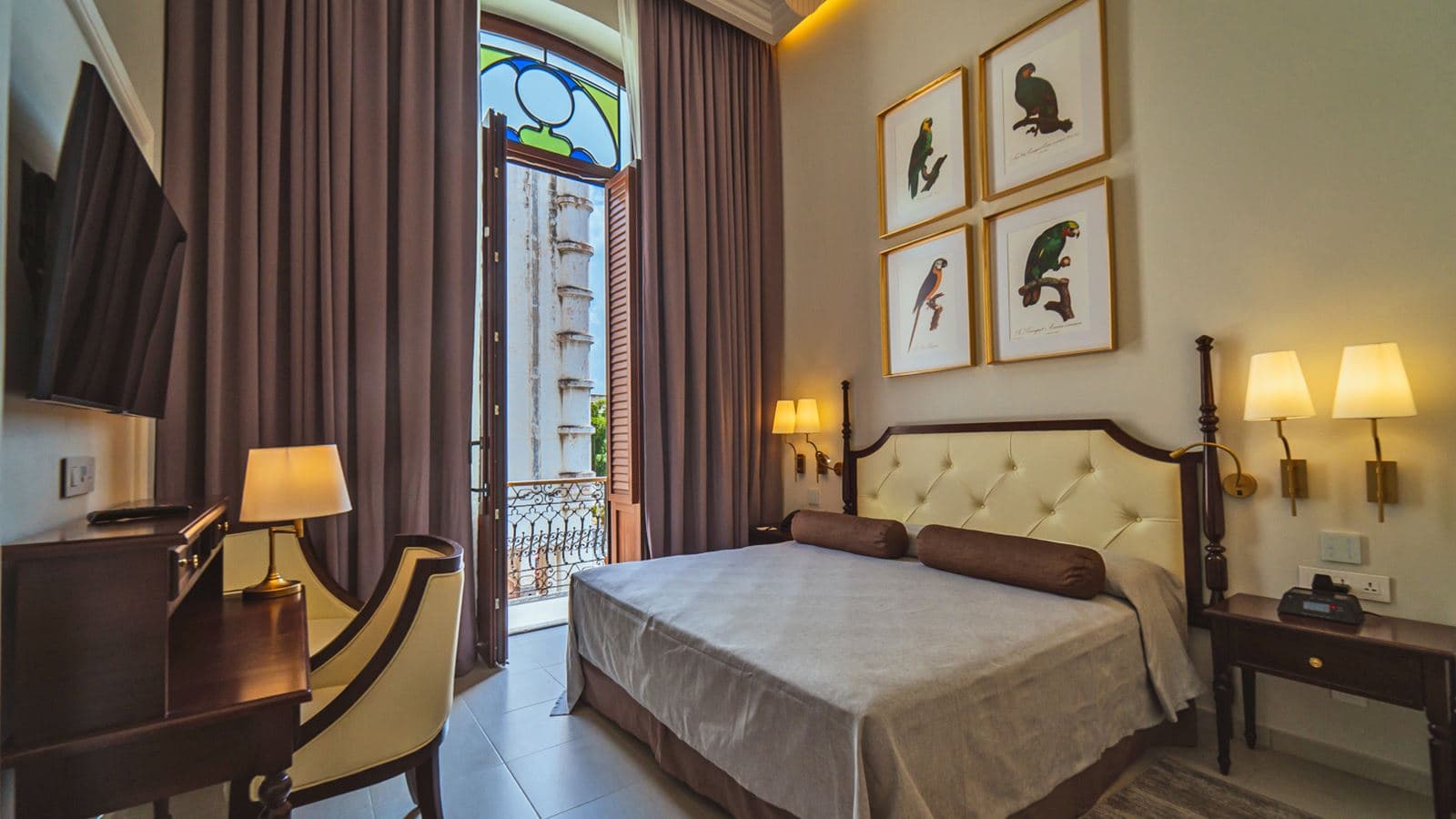 rooms-deluxe-room