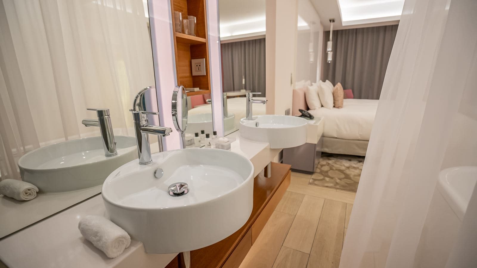 rooms-luxury-room-habana-bay