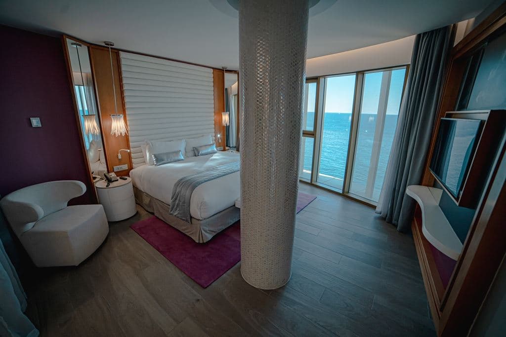 rooms-luxury-suite-panorama-view