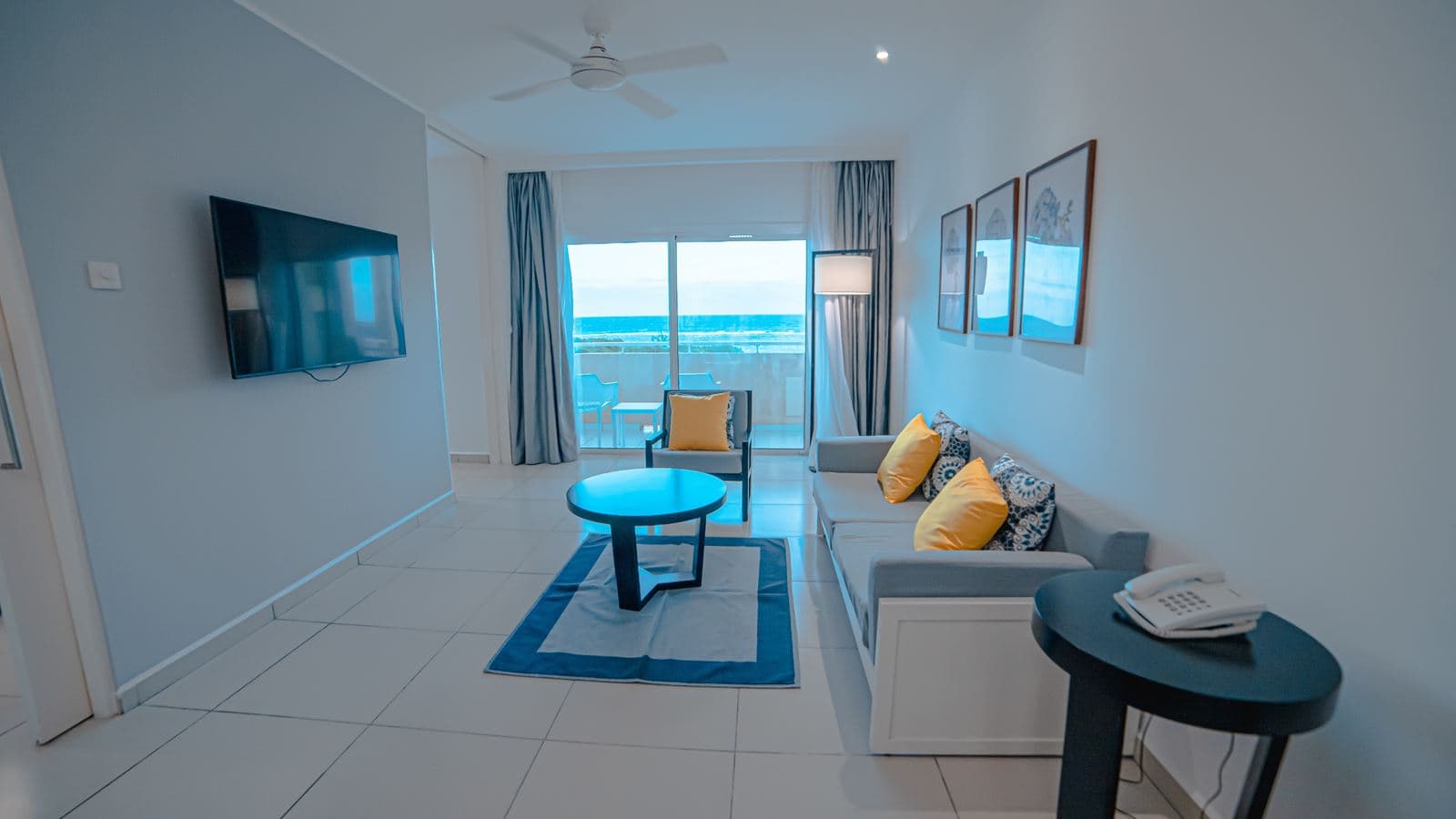 rooms-deluxe-suite-ocean-view
