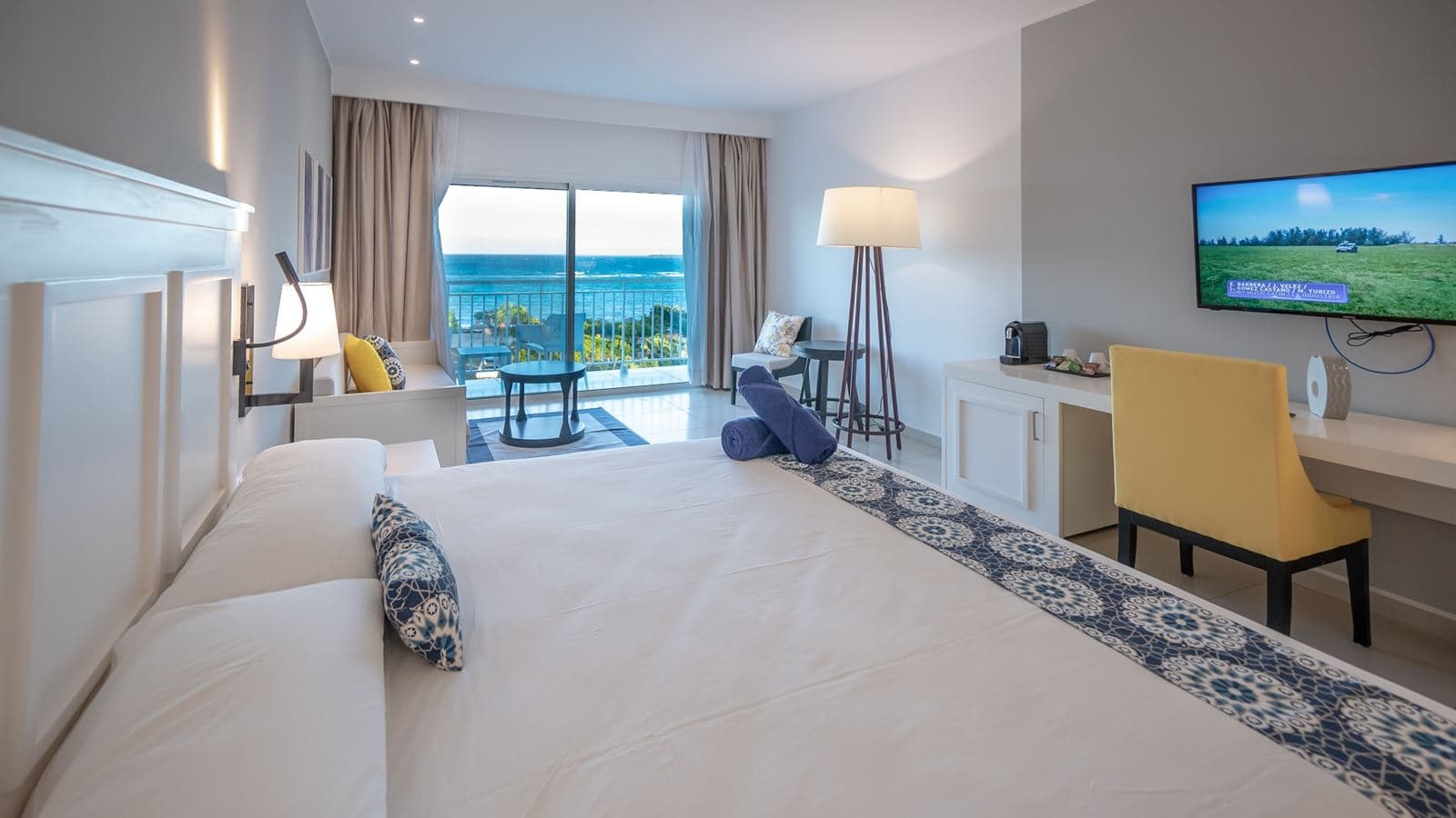rooms-deluxe-junior-suite-ocean-view
