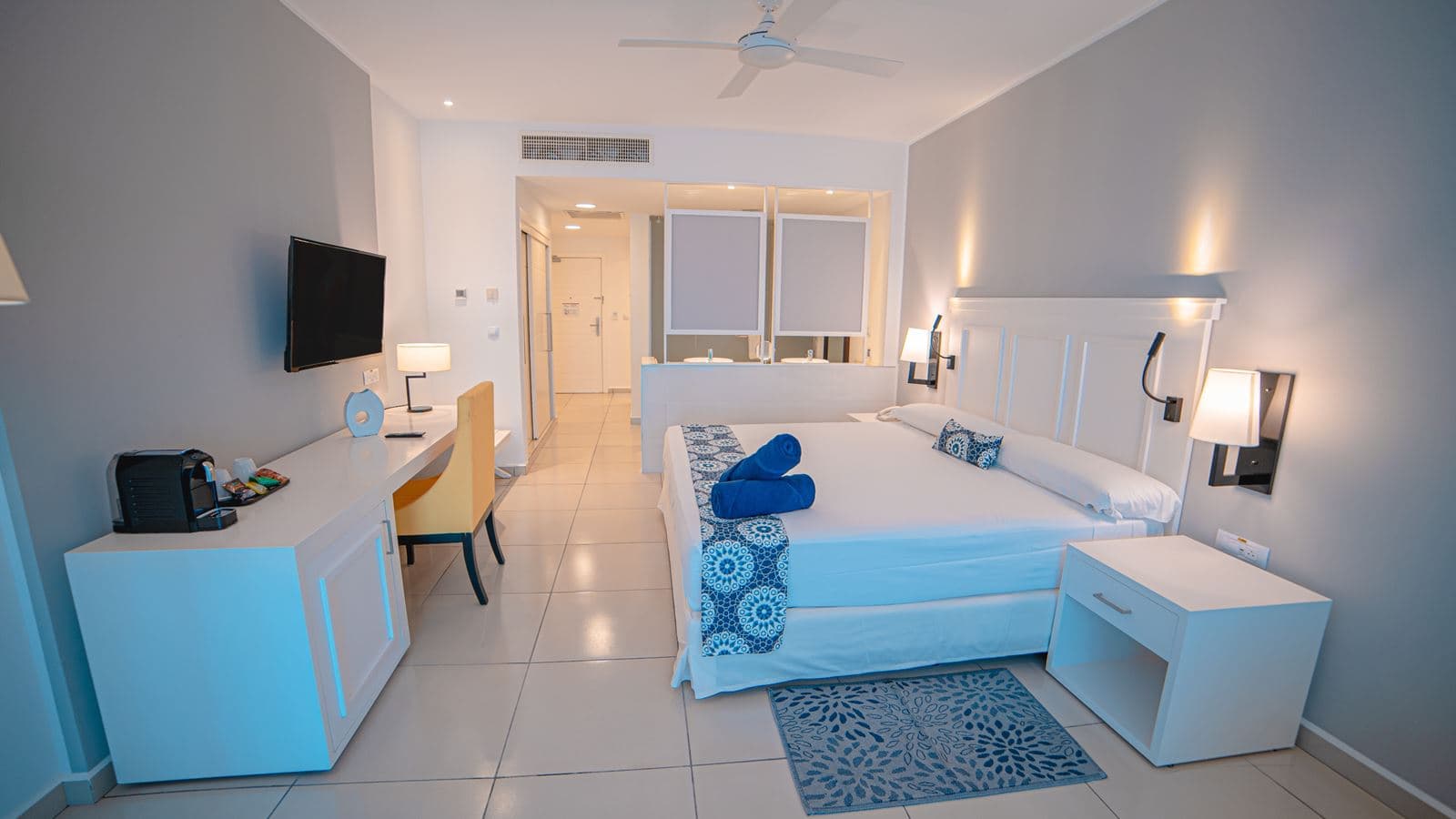 rooms-deluxe-junior-suite-ocean-view