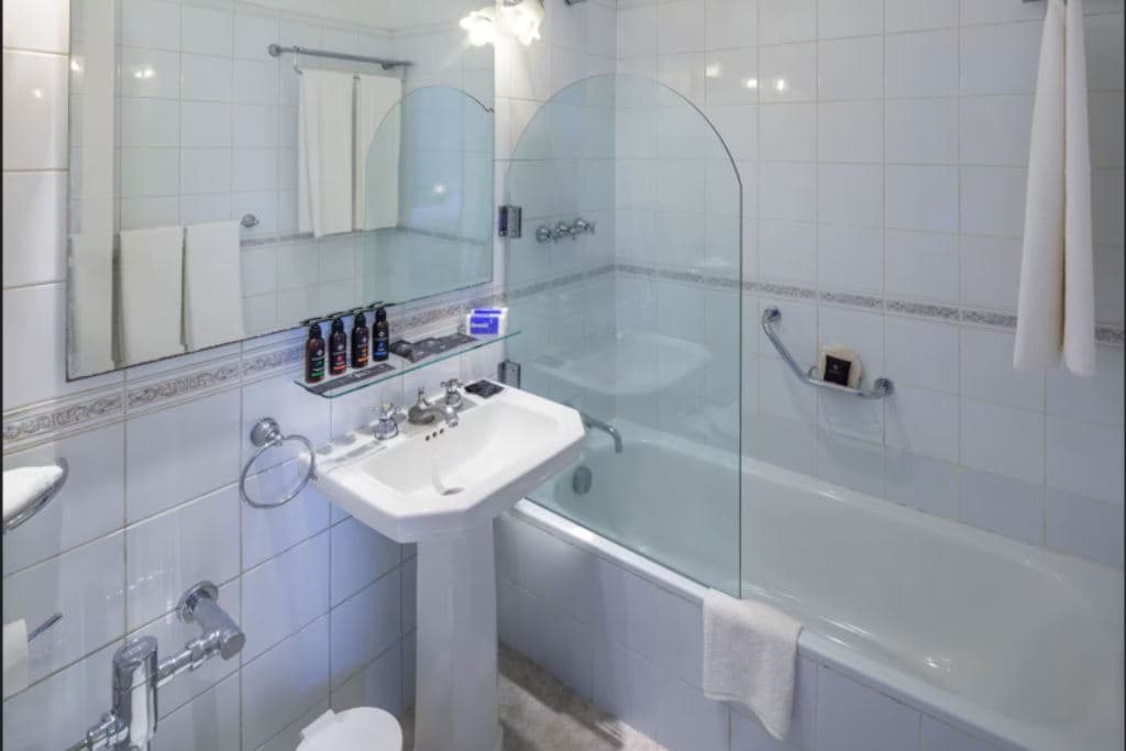 rooms-standard-room