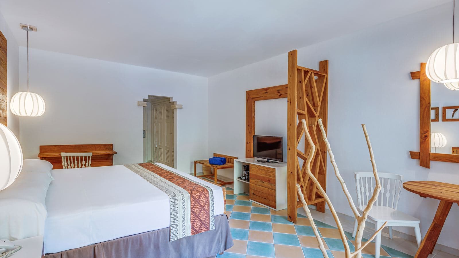 rooms-superior-room