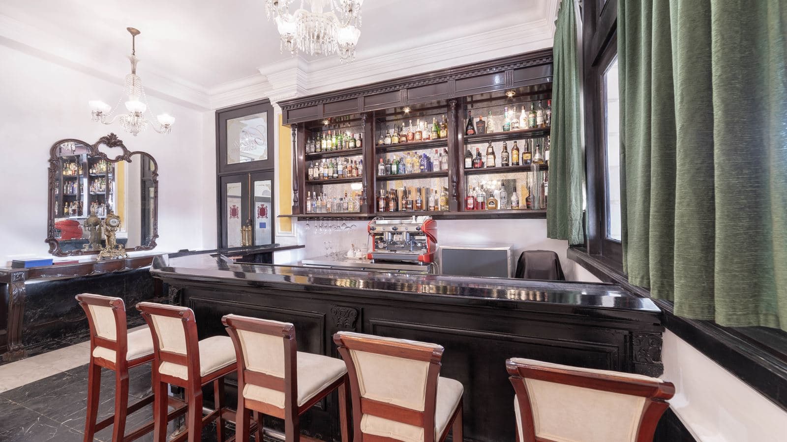 bars-lobby-bar