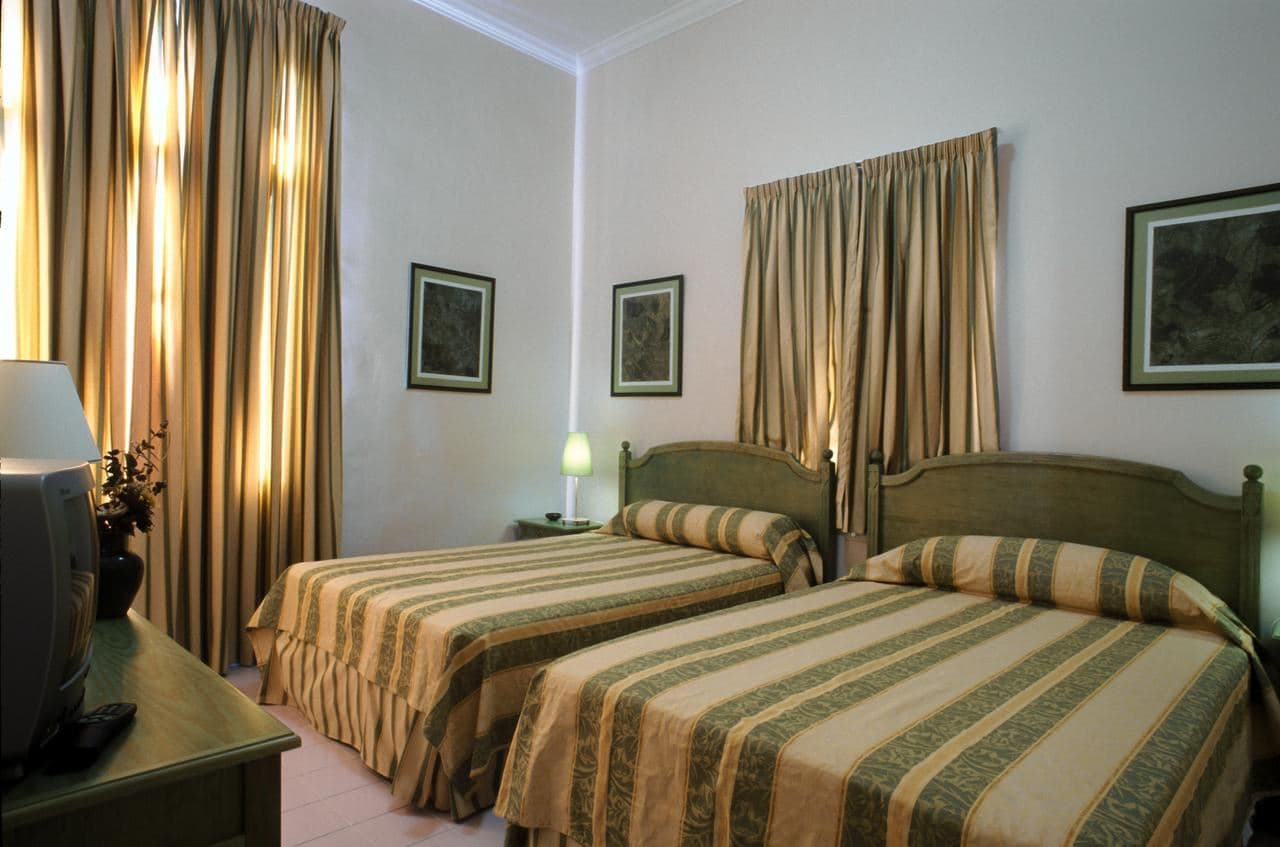 rooms-standard-room