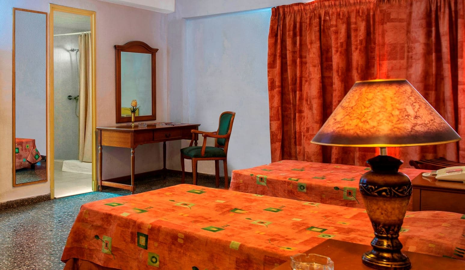 rooms-standard-room