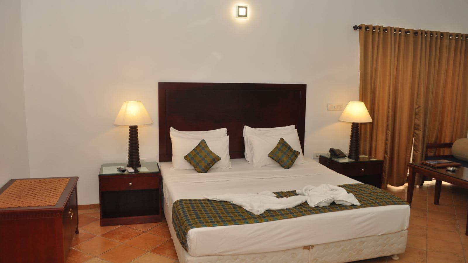 rooms-superior-room