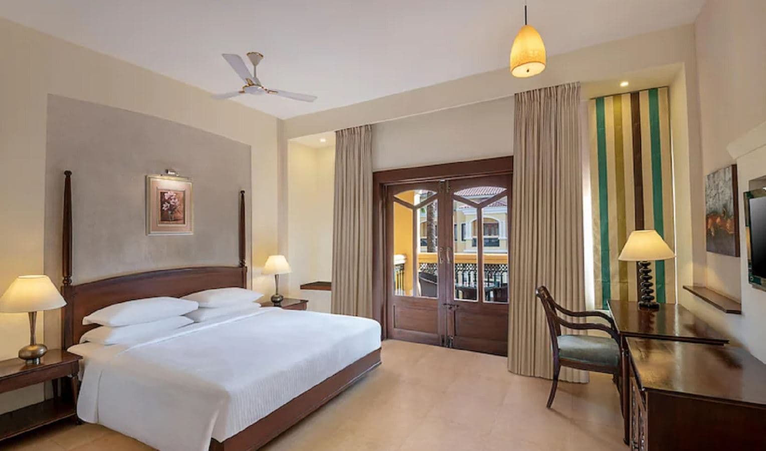 rooms-superior-room