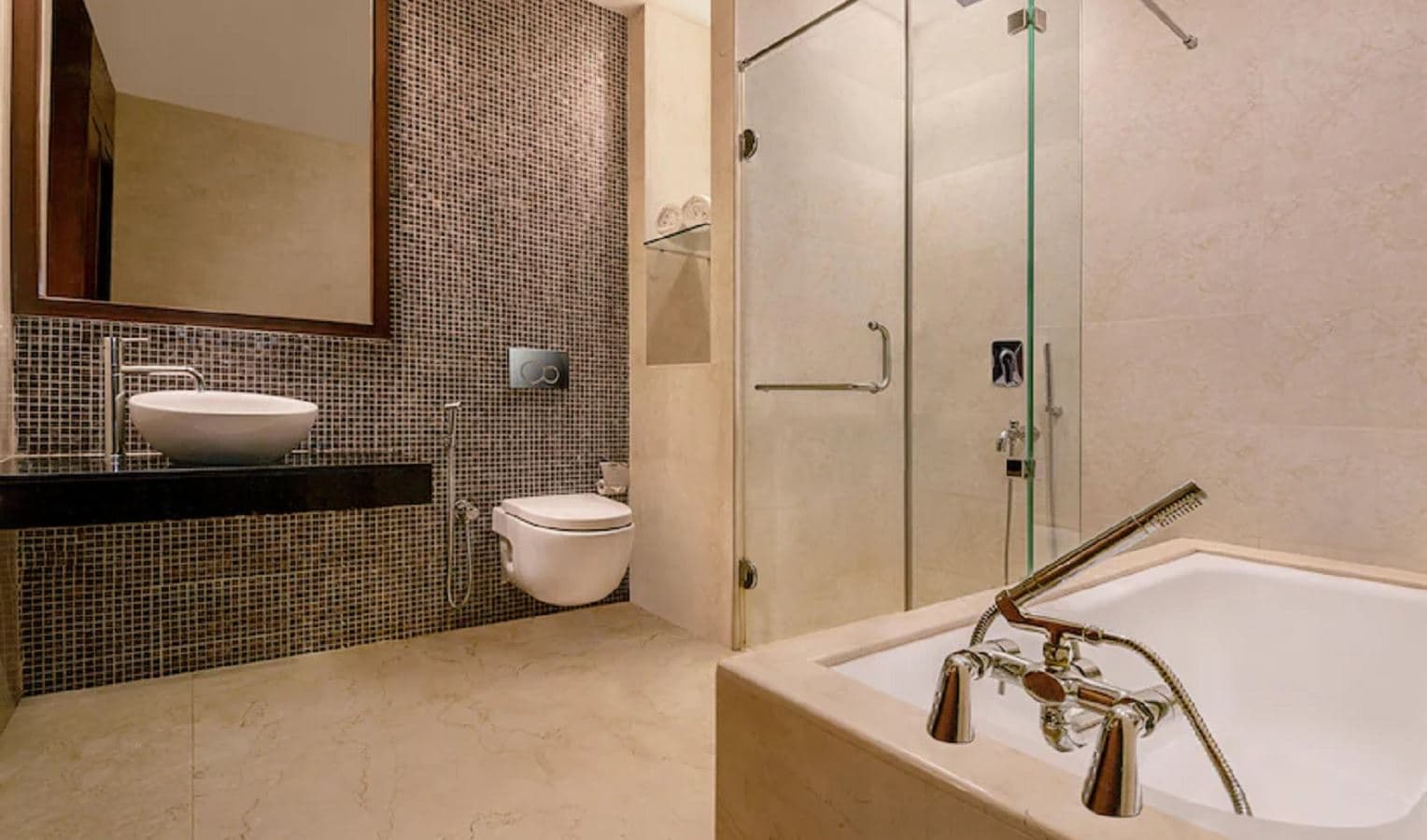 rooms-superior-room