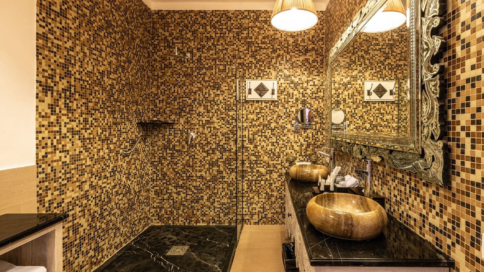 rooms-jacuzzi-suite