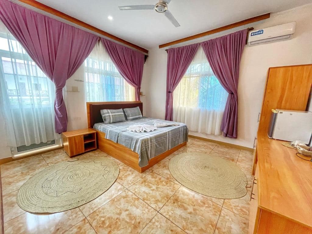 rooms-deluxe-room