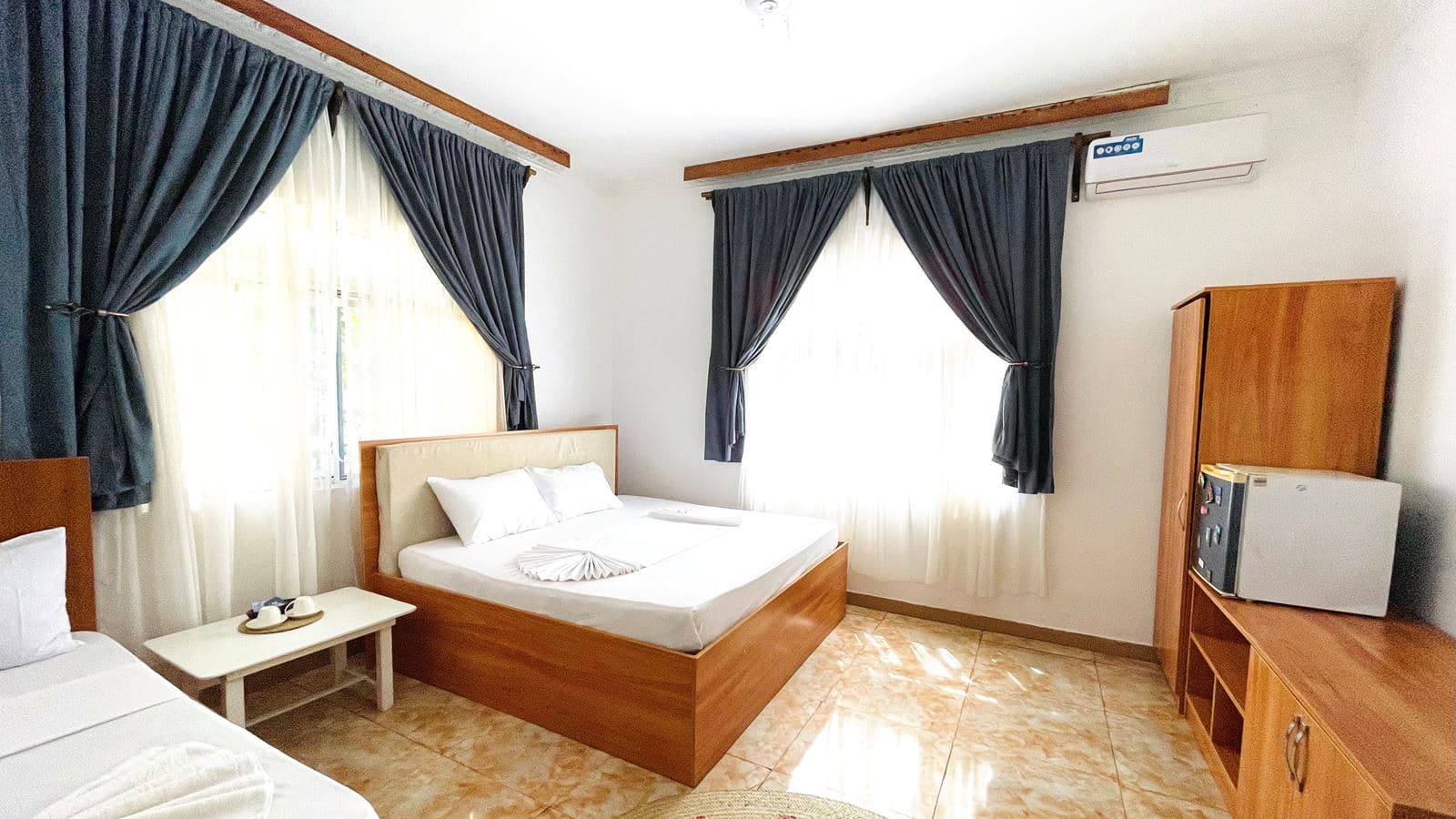 rooms-deluxe-room